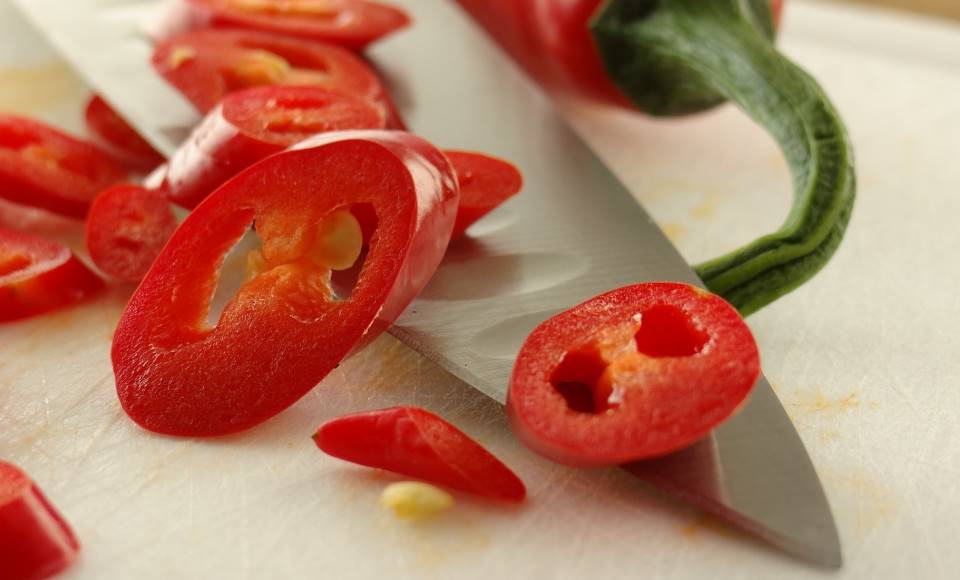 Cutting techniques for handling a kitchen knife like a chef