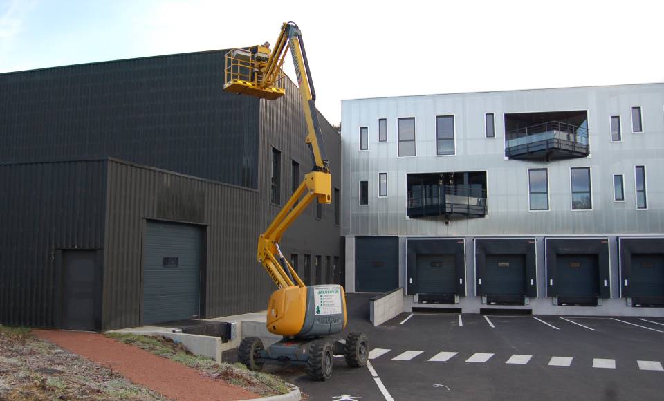 Pose de la nouvelle enseigne TB Groupe !