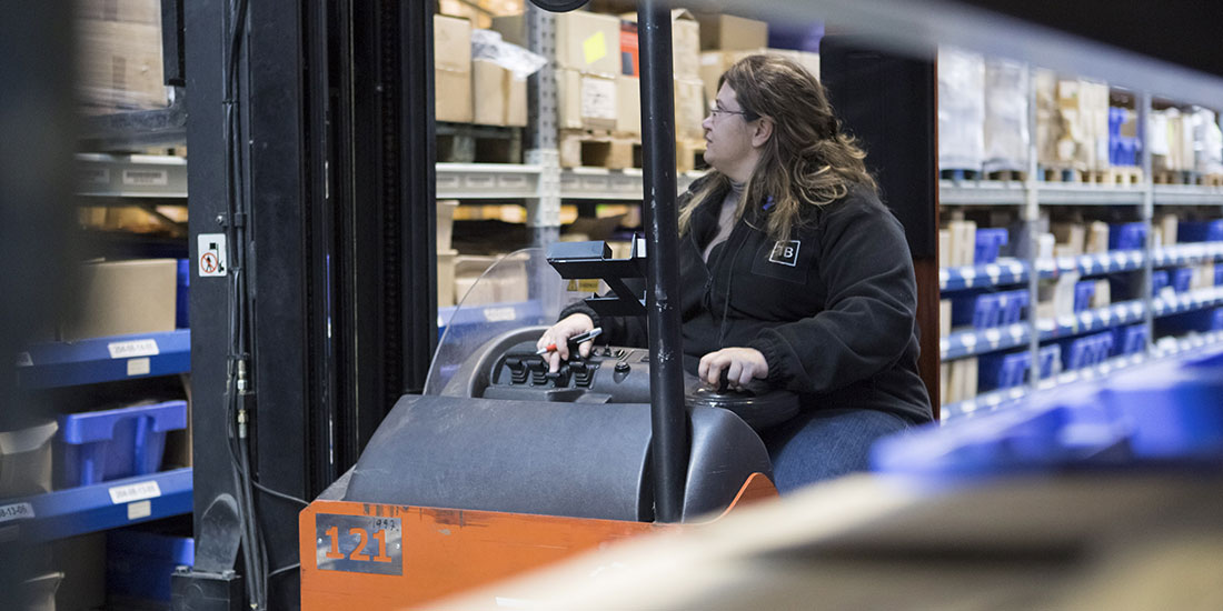 Forklift operator in the warehouse - Agnès R.